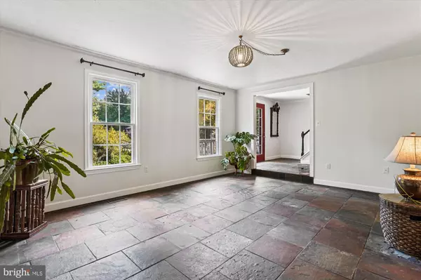 Dumfries, VA 22025,4710 PINECREST CT