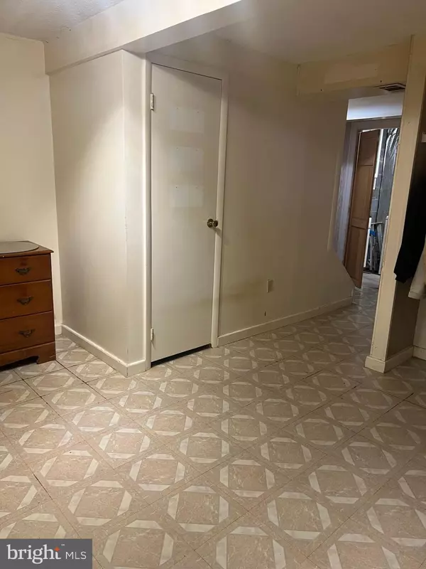 Germantown, MD 20876,11822 ASHBROOK CT