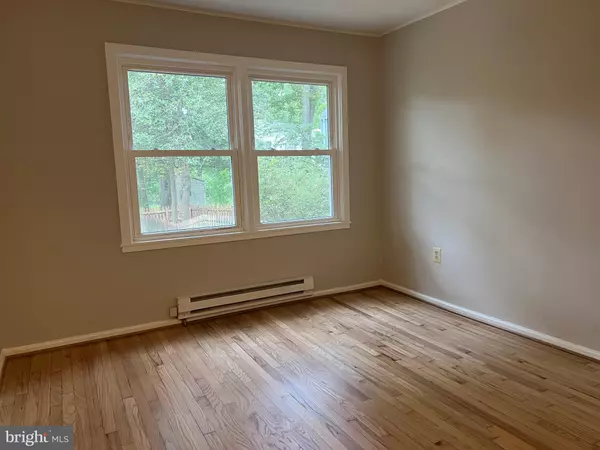 Greenbelt, MD 20770,9-P LAUREL HILL RD