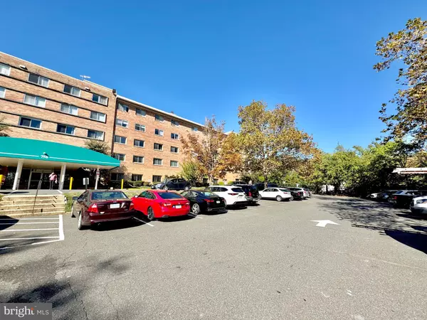 Arlington, VA 22204,750 S DICKERSON ST #213