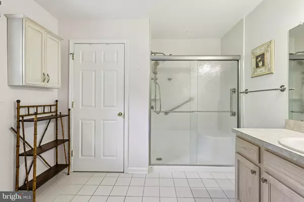 Piscataway, NJ 08854,87 FOREST DR