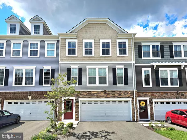 8820 ENGLEWOOD FARMS DR, Manassas, VA 20112