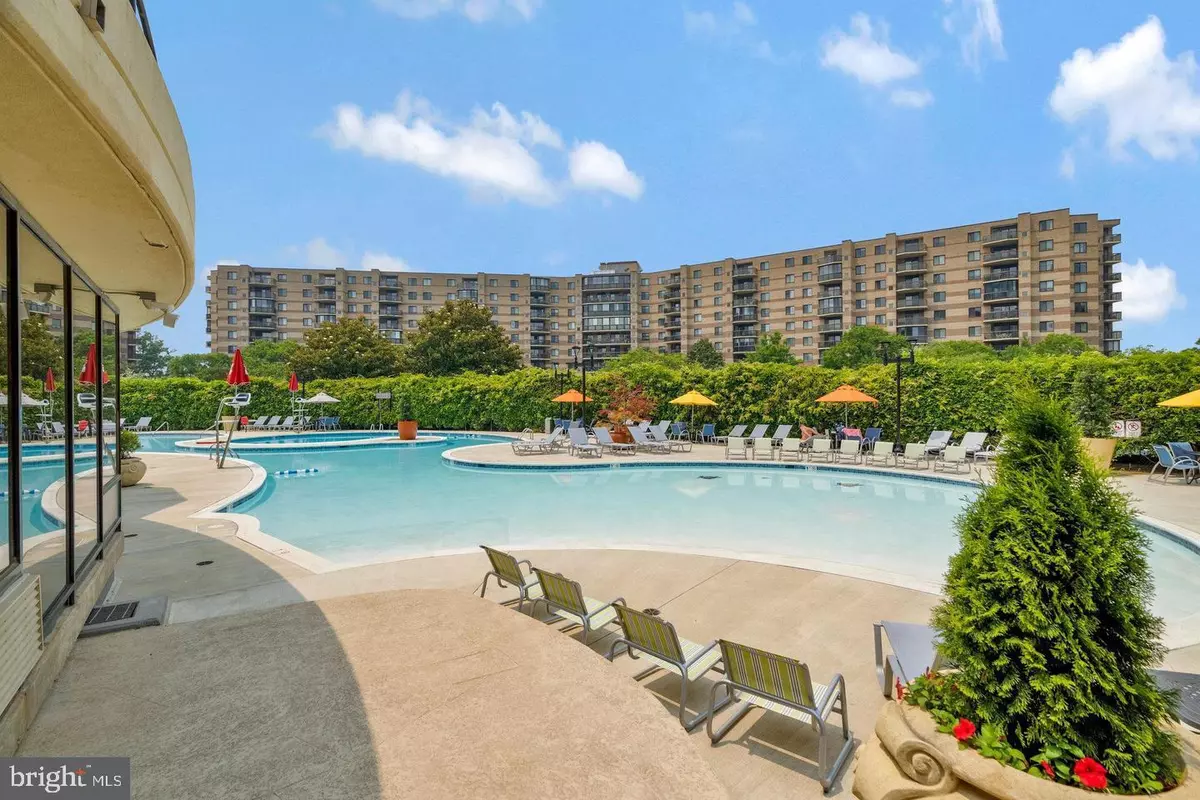 Mclean, VA 22102,8370 GREENSBORO DR #126