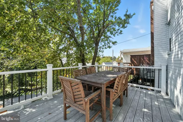 Washington, DC 20011,835 OGLETHORPE ST NE