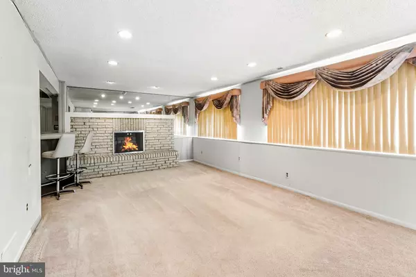 Blackwood, NJ 08012,1008 HANCOCK DR