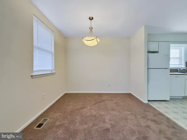 Philadelphia, PA 19115,9754 E ROOSEVELT BLVD #2