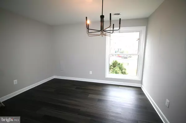 Lanham, MD 20706,8575 SEASONS WAY #55B