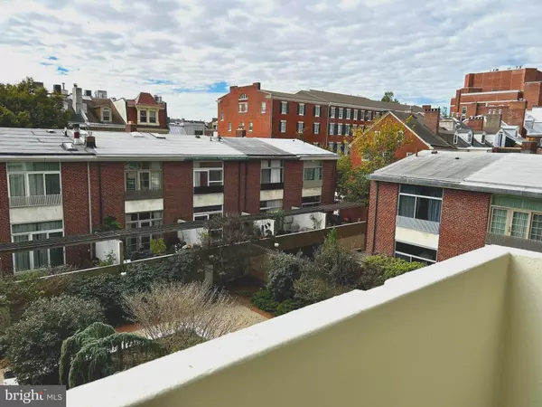 Philadelphia, PA 19106,604-36 S WASHINGTON SQ #217