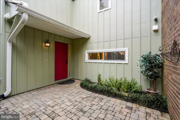 Reston, VA 20190,11488 LINKS DR