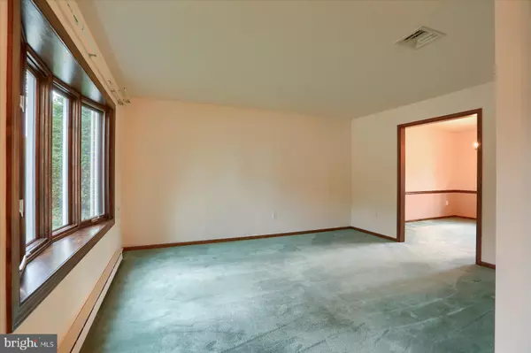 Mechanicsburg, PA 17055,30 EDGEWOOD DRIVE