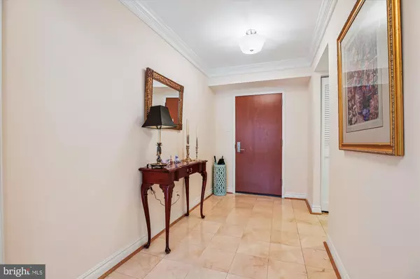 Bethesda, MD 20816,4974 SENTINEL DR #13-103