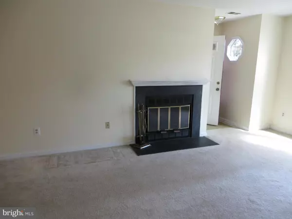 Alexandria, VA 22310,6124-A ESSEX HOUSE SQ