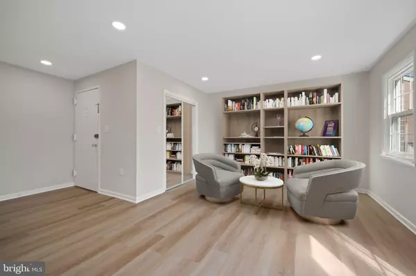 Fairfax, VA 22031,9491 FAIRFAX BLVD #303