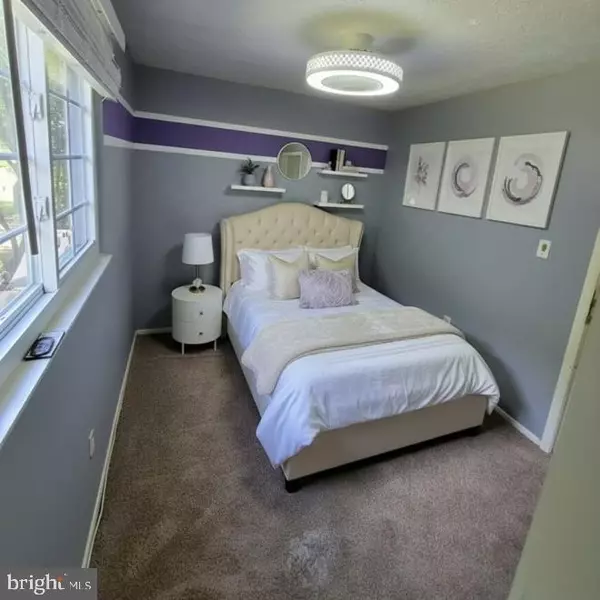 Clinton, MD 20735,5704 DARLENE DR