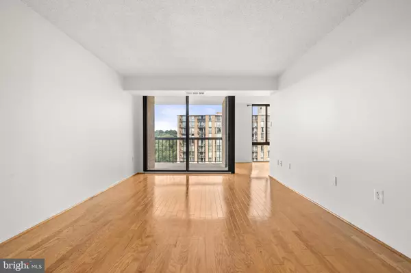 Arlington, VA 22204,4500 S FOUR MILE RUN DR S #910