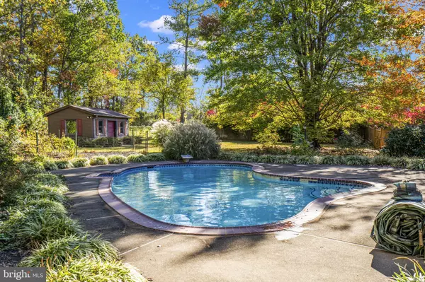 Warrenton, VA 20187,7213 N STARCREST DR