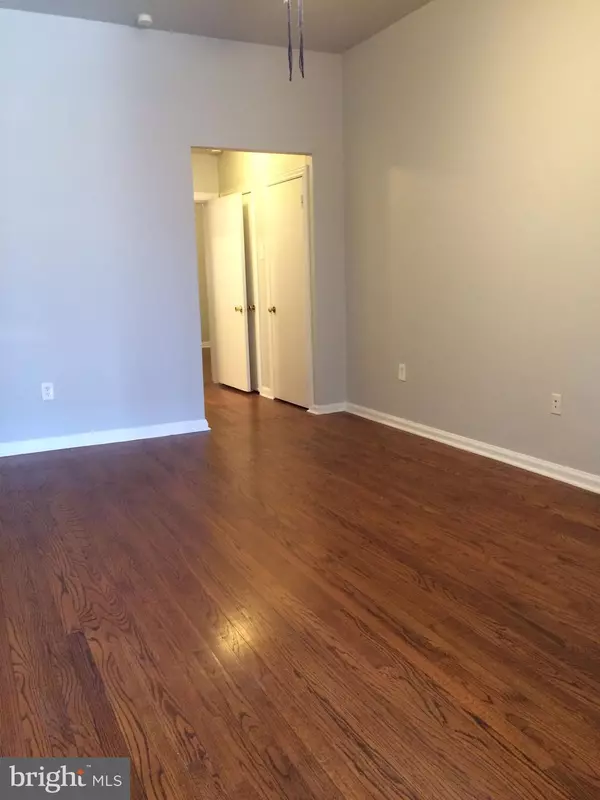 Philadelphia, PA 19143,630 S 51ST ST #1