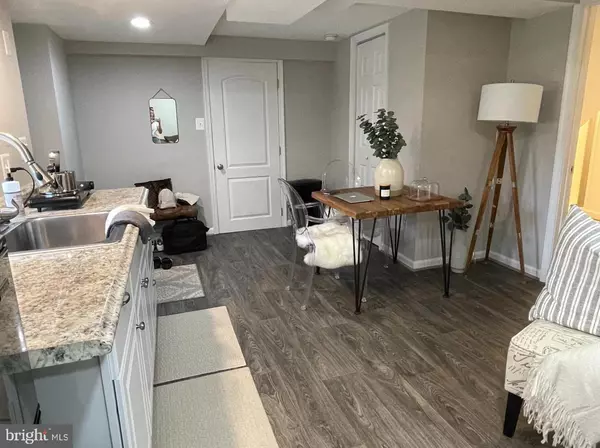 Alexandria, VA 22305,3616 OVAL DR #UNIT A