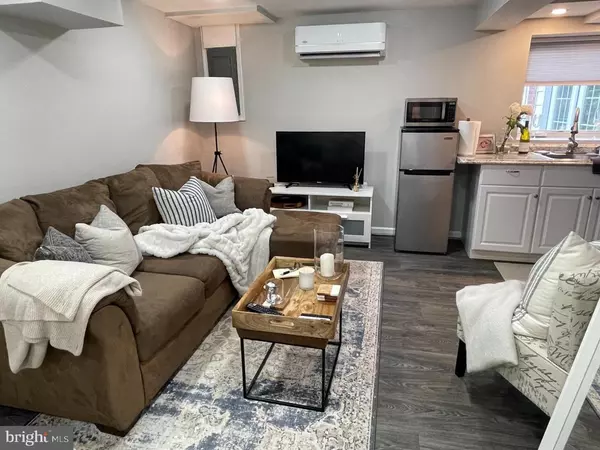 Alexandria, VA 22305,3616 OVAL DR #UNIT A