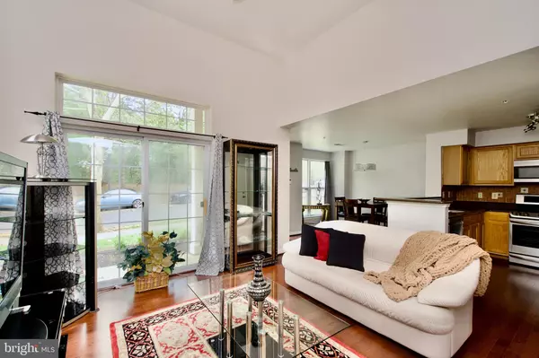 Bowie, MD 20721,9806 SPANISH OAK WAY #126