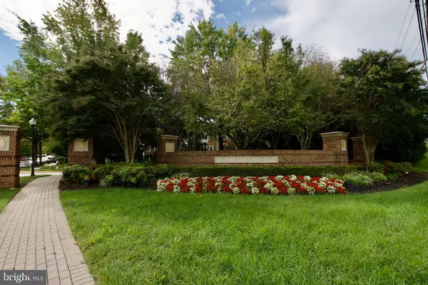 Bowie, MD 20721,9806 SPANISH OAK WAY #126