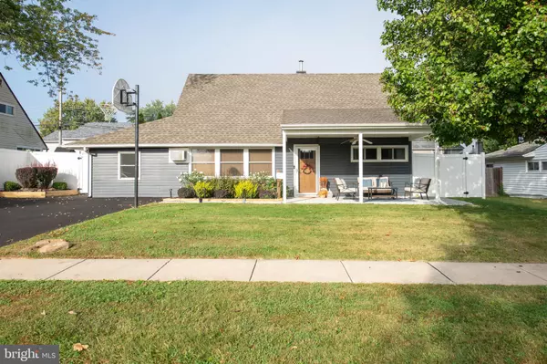 Levittown, PA 19057,65 CANDLE RD