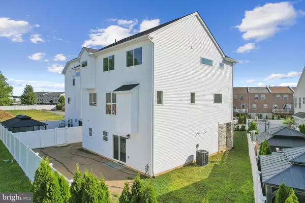 Philadelphia, PA 19114,9838 LEGION ST #4