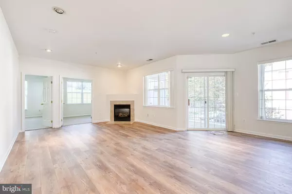 Owings Mills, MD 21117,5003 HOLLINGTON DR #205