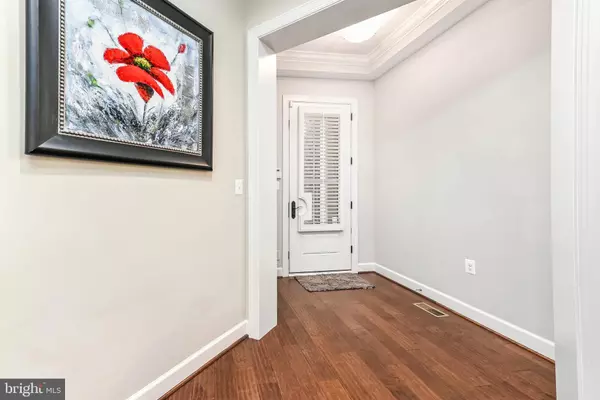 Ashburn, VA 20148,42540 DREAMWEAVER