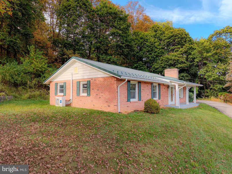 680 BARCLAY DR, Bedford, PA 15522