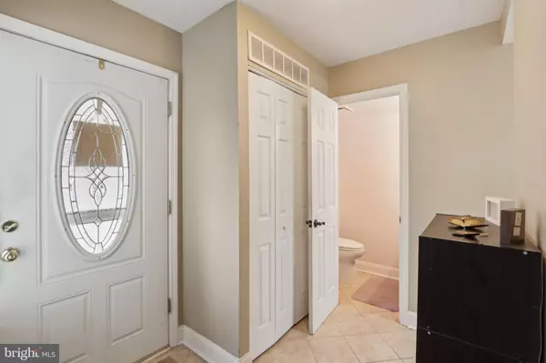 Marlton, NJ 08053,220 DEERPARK CT