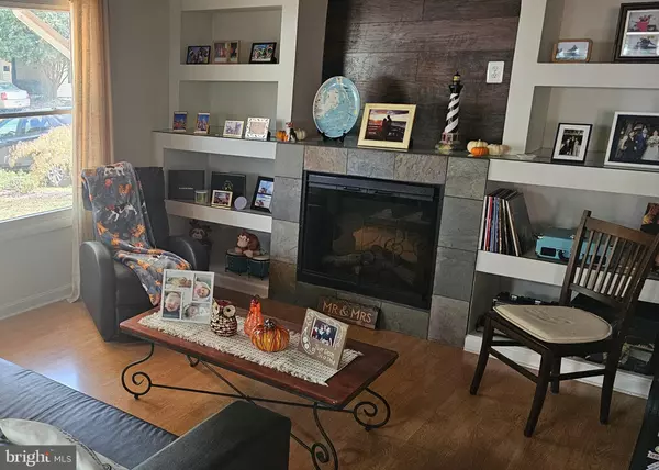 24 BISCAYNE PL, Sterling, VA 20164