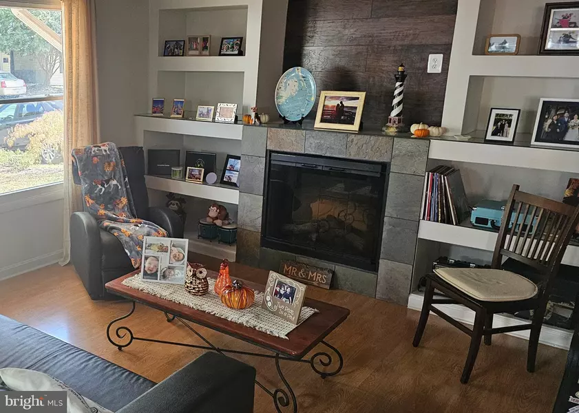 24 BISCAYNE PL, Sterling, VA 20164