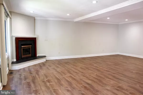 Toms River, NJ 08753,153 IMPATIENS CT