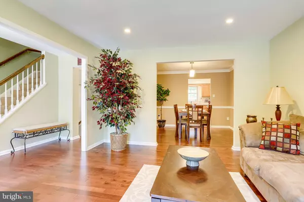 Springfield, VA 22153,7947 HIDDEN BRIDGE DR
