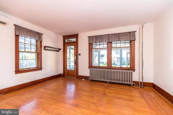 Quakertown, PA 18951,27 S 7TH ST