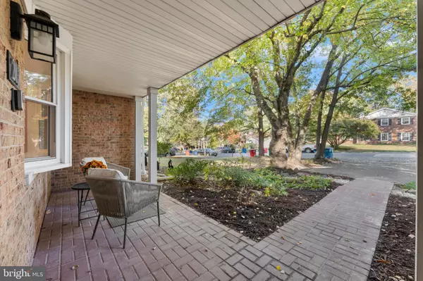 Sterling, VA 20164,203 N LINCOLN