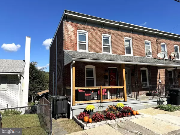 421 WALNUT ST,  Coatesville,  PA 19320