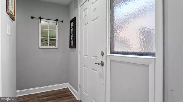 Mount Laurel, NJ 08054,6 E AZALEA LN E