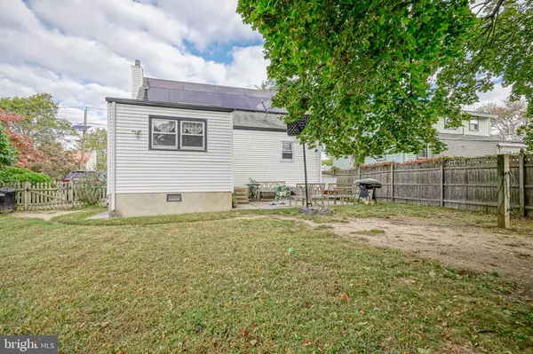 Magnolia, NJ 08049,606 W LINCOLN AVE