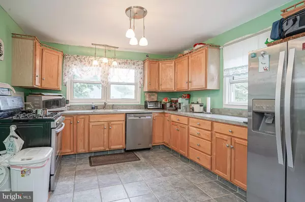 Magnolia, NJ 08049,606 W LINCOLN AVE