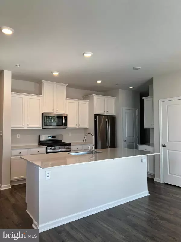 Quakertown, PA 18951,8 FONTHILL CT