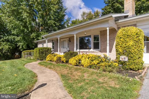 8 BRIGHTWOOD DR, Hagerstown, MD 21740