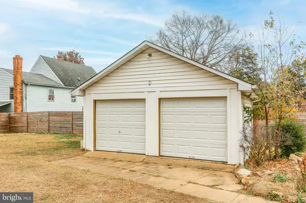 Fredericksburg, VA 22401,905 MONUMENT AVE