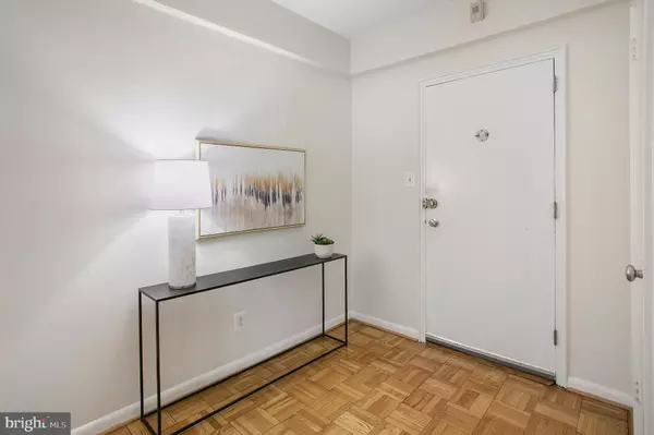 Washington, DC 20007,2500 Q ST NW #411