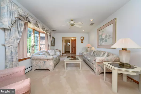 Burlington, NJ 08016,1404 COLUMBUS RD