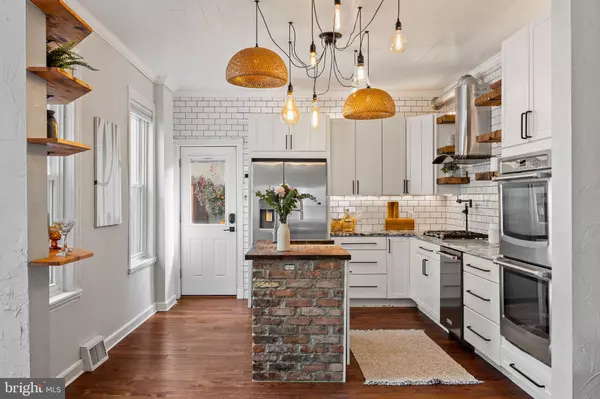 Philadelphia, PA 19128,211 LOFTY ST