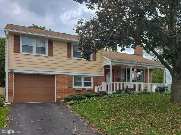 1975 LARCH AVE, East Petersburg, PA 17520