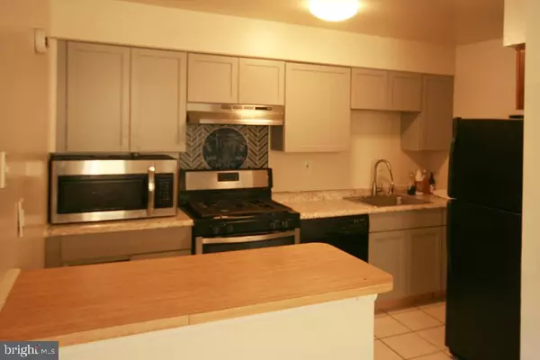 Brookhaven, PA 19015,157 MEADOWBROOK LN