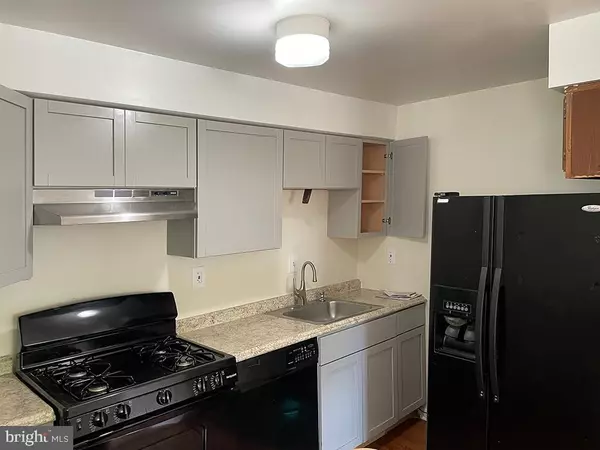 Brookhaven, PA 19015,157 MEADOWBROOK LN